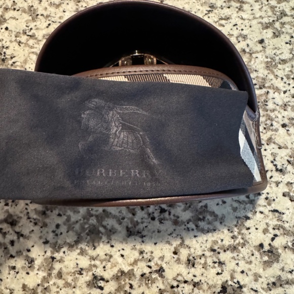 Burberry Brown Gradient Square Sunglasses EXCELLENT CONDITION - Picture 5 of 6